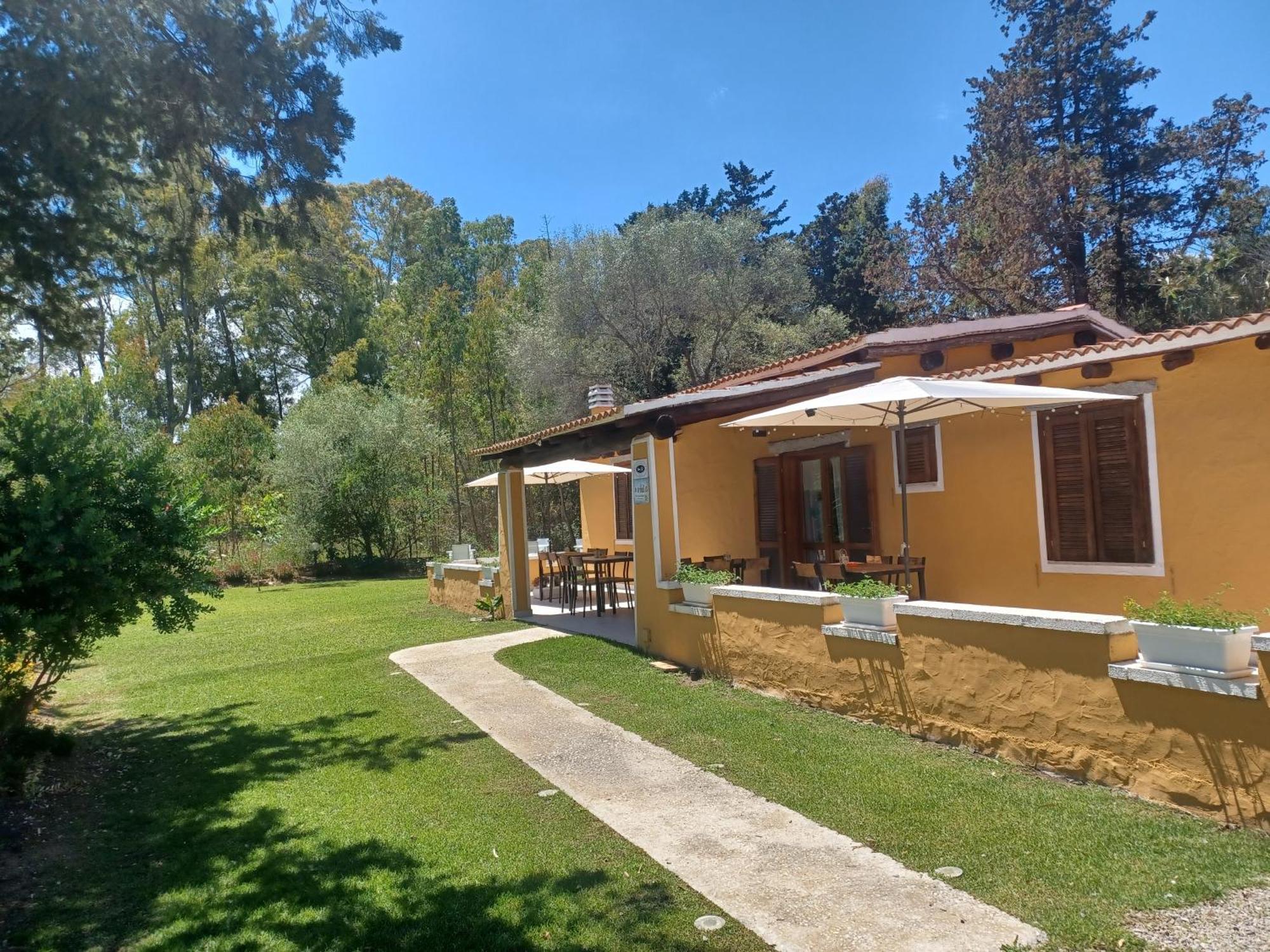B&B Helios Il Tuo Relax In Sardegna Сан Теодоро Екстериор снимка